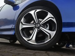 2017款 210TURBO CVT 豪华版5座