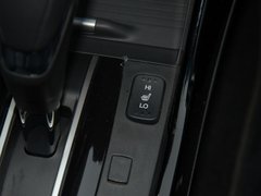 2017款 210TURBO CVT 豪华版5座