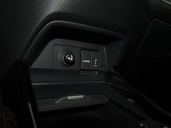 2017款 210TURBO CVT 豪华版5座