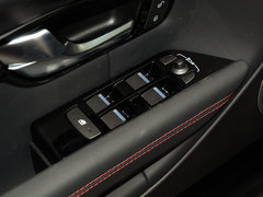 2017款 2.0T 绚黑限量版
