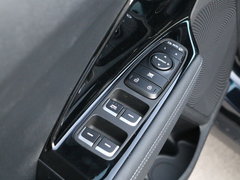 2017款 1.6L 旗舰版