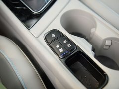 2017款 1.6L 旗舰版