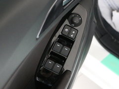 2017款 三厢 1.5L 自动尊贵型 国V/国VI