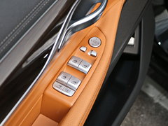 2017款 730Li 领先型
