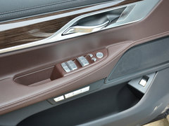 2017款 730Li 领先型