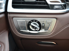 2017款 730Li 领先型