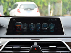 2017款 730Li 领先型