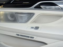 2017款 M760Li xDrive 卓越奢华版