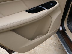 2017款 1.5T 手动尊享型7座
