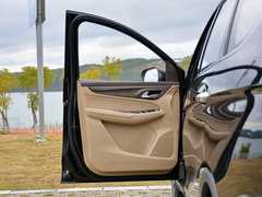 2017款 1.5T 手动豪华型7座