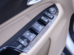 2017款 1.5T 手动尊享型7座