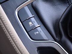 2017款 1.5T 手动尊享型7座
