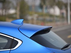 2017款 1.4T 两厢双离合领锋版