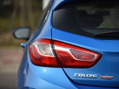 2017款 1.4T 两厢双离合领锋版