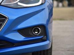2017款 1.4T 两厢双离合领锋版