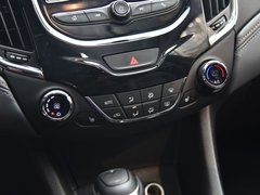 2017款 1.4T 两厢双离合领锋版