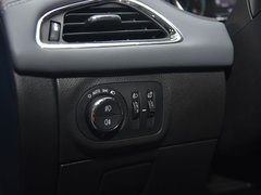2017款 1.4T 两厢双离合领锋版
