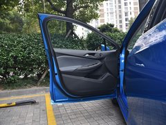 2017款 1.4T 两厢双离合领锋版