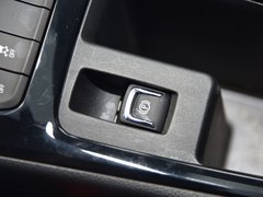 2017款 1.4T 两厢双离合领锋版