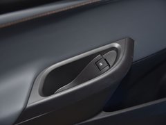 2017款 1.4T 两厢双离合领锋版