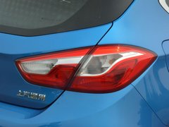 2017款 1.4T 两厢双离合领锋版
