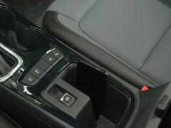 2017款 1.4T 两厢双离合领锋版