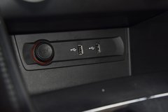 2017款 1.5L 自动尊享互联网版