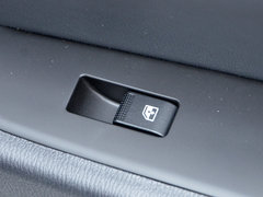 2017款 1.5L 手动标准型