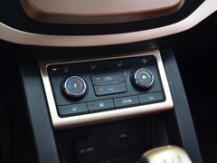 2017款 1.6L 手动尊贵型