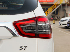 2017款 2.0T 自动尊荣型