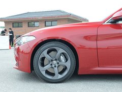 2017款 2.0T 200HP 豪华版