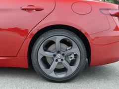 2017款 2.0T 200HP 豪华版