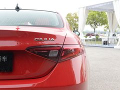 2017款 2.0T 200HP 豪华版
