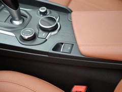 2017款 2.0T 200HP 豪华版