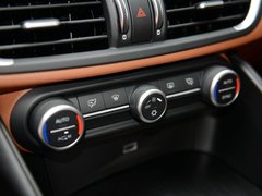 2017款 2.0T 200HP 豪华版