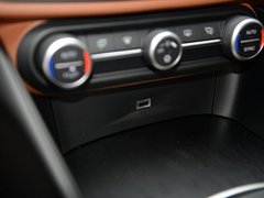 2017款 2.0T 200HP 豪华版