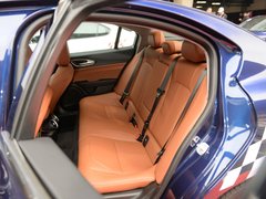 2017款 2.0T 200HP 豪华版