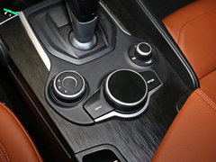 2017款 2.0T 200HP 豪华版