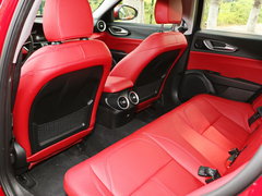 2017款 2.0T 200HP 豪华版
