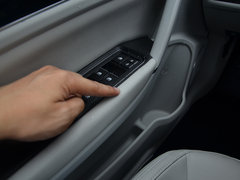 2017款 1.6L CVT旗舰型