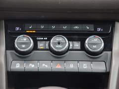 2017款 TSI380 7座四驱旗舰版