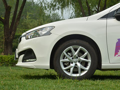 2017款 1.5T 自动旗舰型
