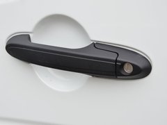 2017款 1.9T 短轴中顶星物流厢式运输车