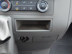2017款 1.9T 短轴中顶星物流厢式运输车