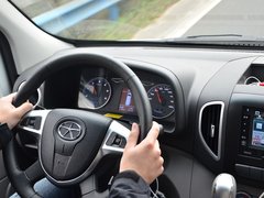 2017款 1.9T 短轴中顶星物流厢式运输车