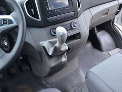 2017款 1.9T 短轴中顶星物流厢式运输车