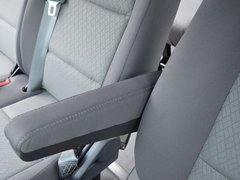 2017款 1.9T 短轴中顶星物流厢式运输车