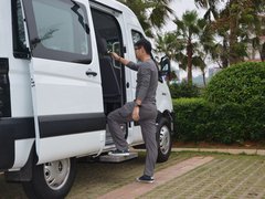 2017款 1.9T 短轴中顶星物流厢式运输车
