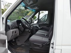 2017款 1.9T 短轴中顶星物流厢式运输车