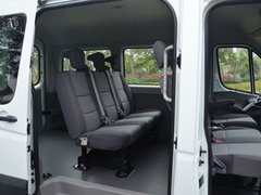 2017款 1.9T 短轴中顶星物流厢式运输车